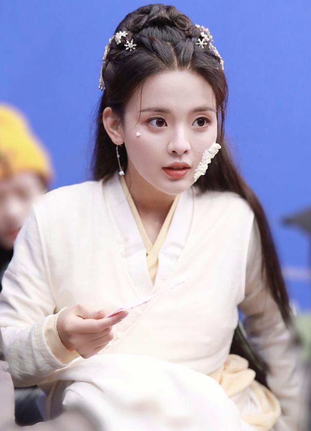 《神医凰后》剧版2020上线,火箭少女加帅哥,这也太养眼了!
