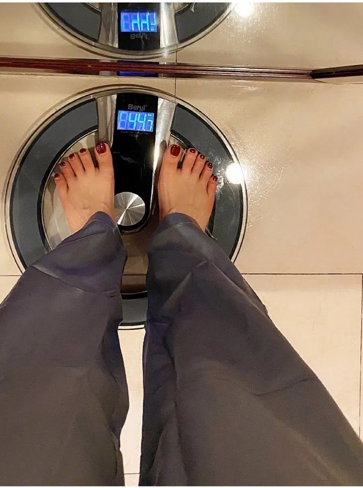 omg没零号身材还想乘风破浪姐姐超狠体重秤分分钟让你歇