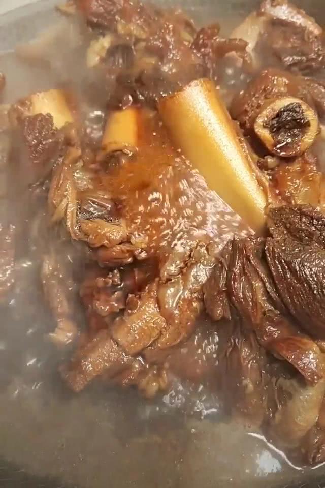 完喝完变壮壮,补钙又营养,味美又健康之大骨|酱油|骨头|锅盖_新浪新闻