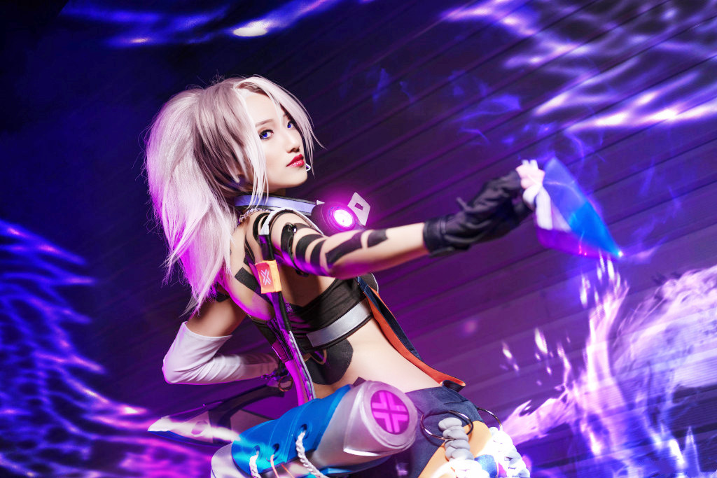 kda阿卡丽cos,均衡存乎小姐姐之间