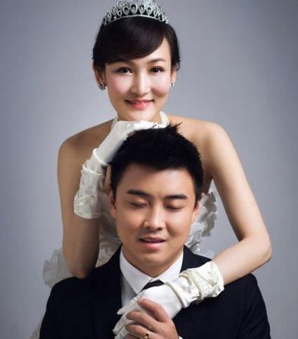 王皓就已经娶了一个舞蹈演员作为自己妻子,她名字叫做闫博雅,不知道