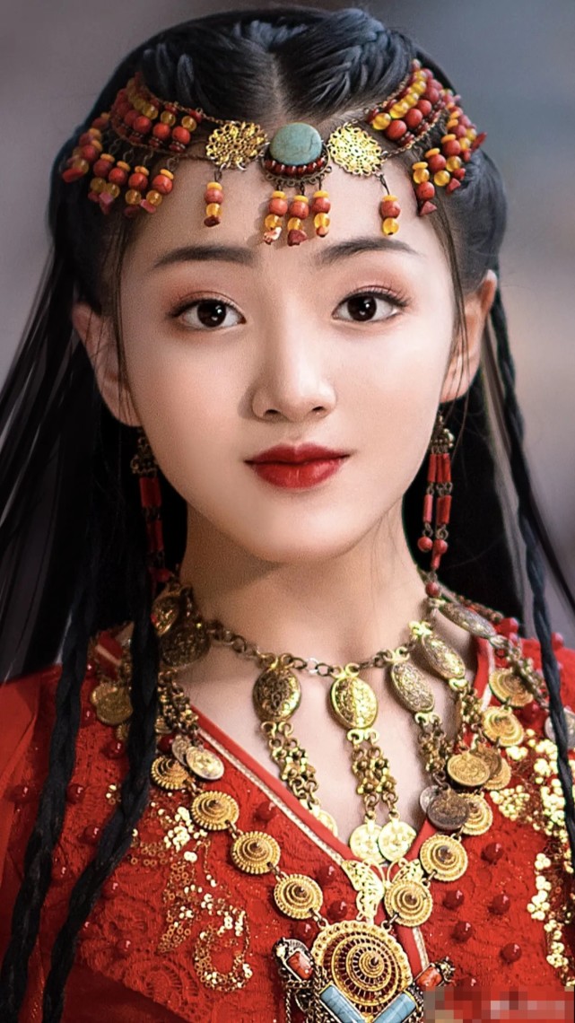 小戏骨陶奕希扮演《东宫》中小枫,14岁的她虽然小,却绝色倾城