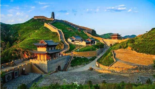 山西当地十分有名的景点,被誉为"中华第一关"