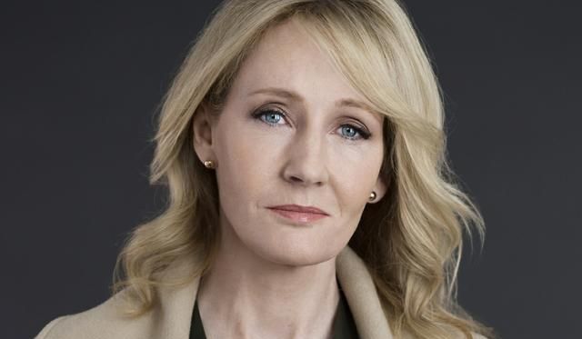 罗琳曝出悲痛的性侵经历后艾玛也加入了讨论