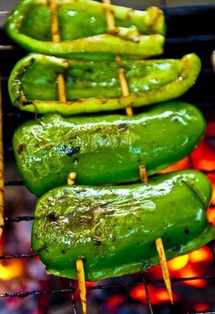 烧烤师傅:烤羊肉串并不挣钱,这几种蔬菜,利润比羊肉串高得多