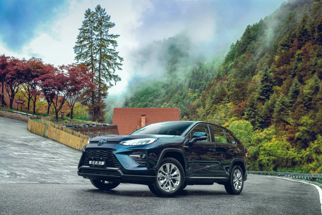 兼顾科技感与实用性，丰田威兰达和本田皓影两款混动SUV怎么选？