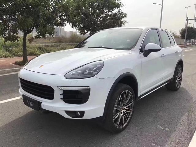 实拍保时捷卡宴售价45万外观高端大气正适应了当今世界的潮流