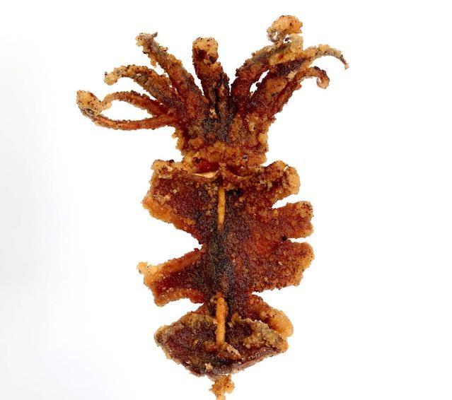 火爆夜市的台湾轰炸大鱿鱼配方大公开让很多年轻人不能自拔