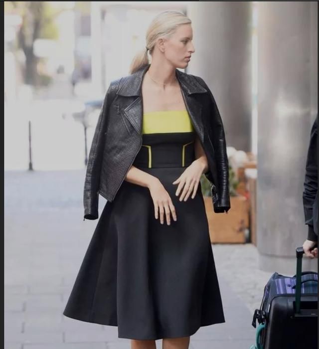 胯宽腿粗的梨形身材女生多学学这3套搭配显瘦很简单