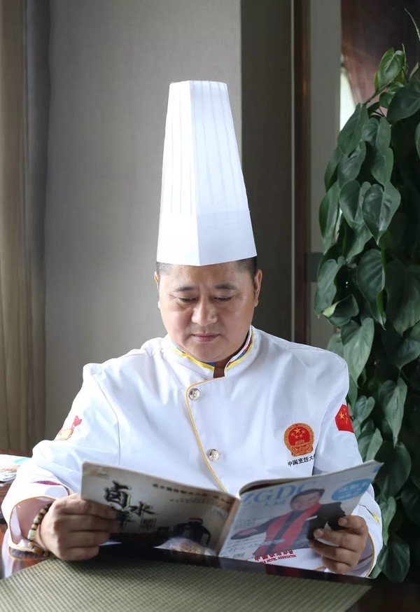 国家特一级烹调师,高级公共营养师,浙江省餐饮行业协会名厨专业委员会