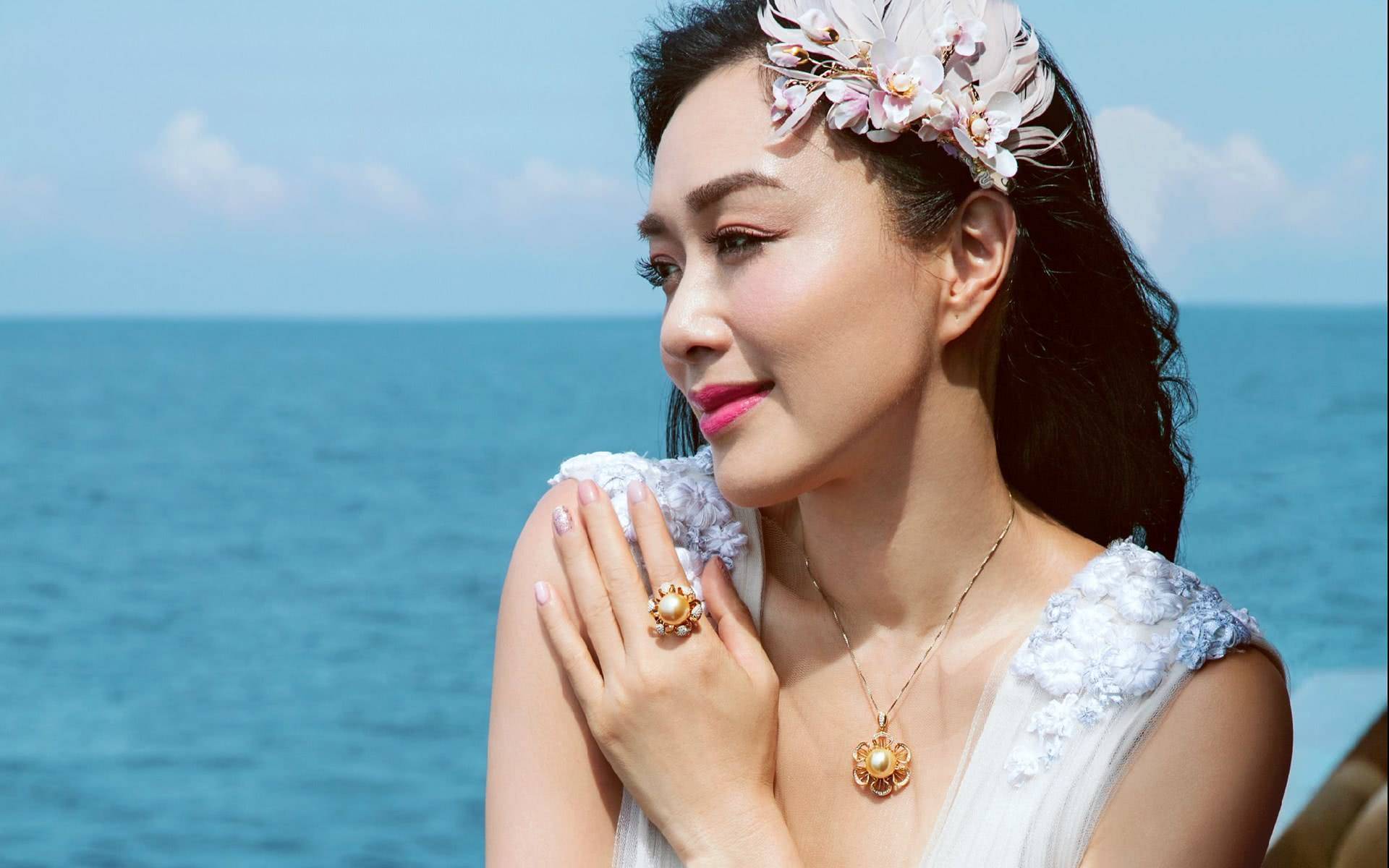 黄晓明为30位姐姐打call,还按姓氏首字母排序