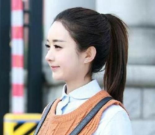 扎马尾时别犯这3个错误,不然会变得很像村花,颜值再高也白搭