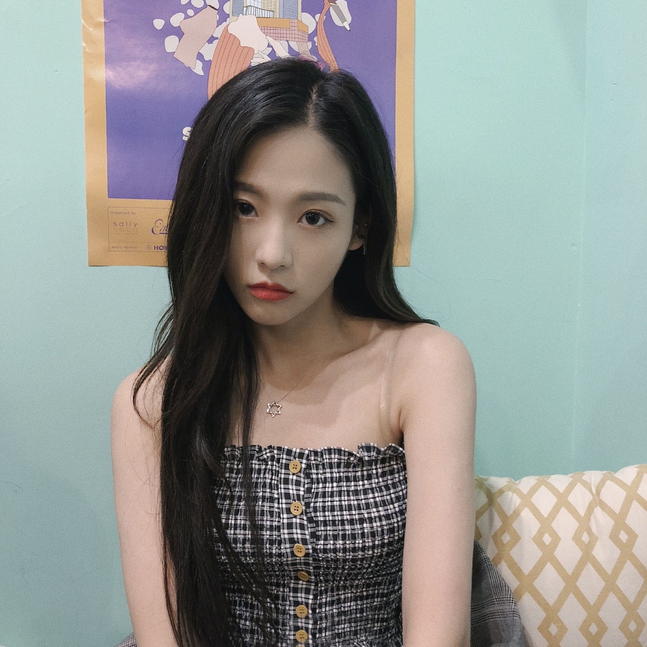 阳光女孩孙芮好清新穿吊带裙身材好好想不到她还会射箭运动