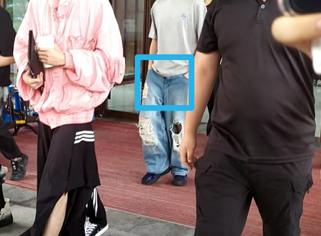 尴了个大尬,任豪裤链没拉,站姐p图也拯救不了的事故