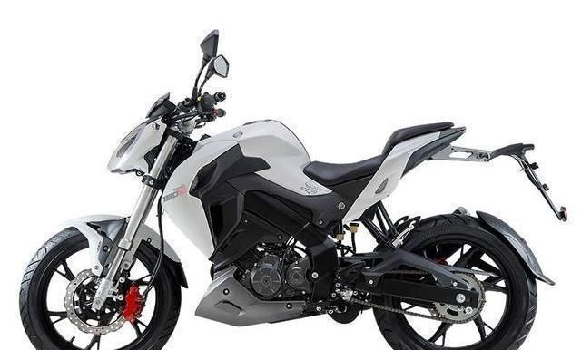 贝纳利小迅龙150s和春风150nk,买哪个?