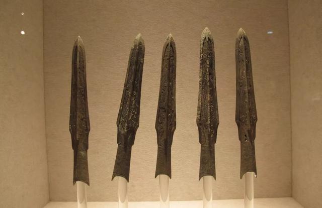 古代的实战长矛到底用什么材料当矛杆