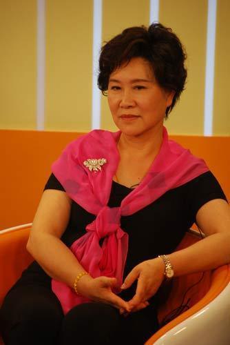 61岁于荣光和妻子近照曝光夫妻相爱30年甜蜜低调零八卦