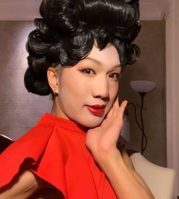 红极一时的韩美娟竟是男生卸掉浓妆后颜值不输小鲜肉帅到犯规