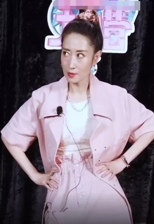 上帝吻了刘敏涛的脸却给了她一双希腊脚穿高跟鞋真实了