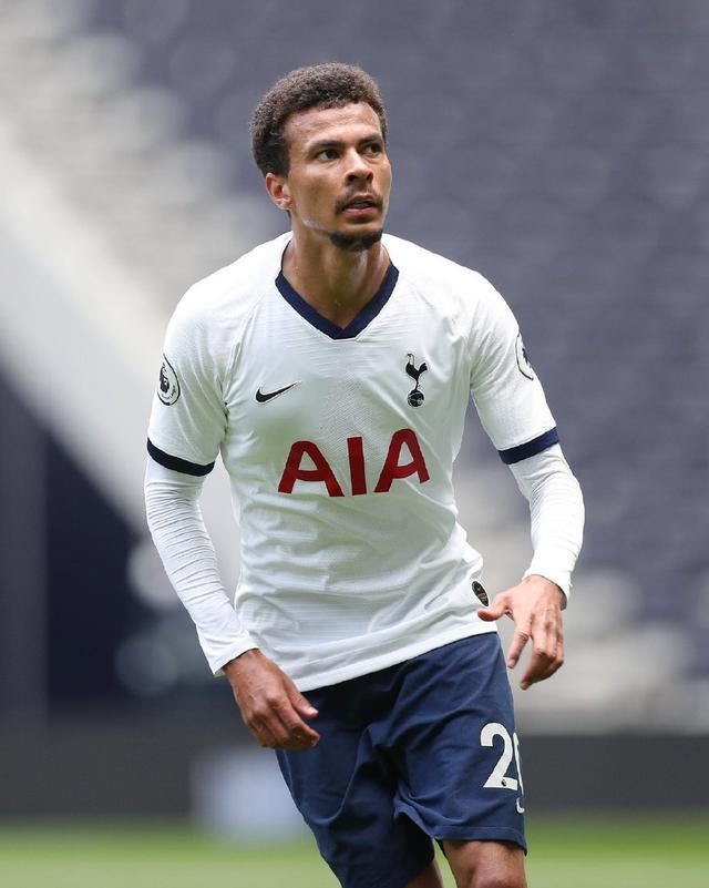 热刺球星被罚停赛1场错过对阵曼联,罚款5万英镑,还需要上课