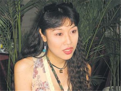 中国首位变性人,比金星还早12年,如今想要发行自传《女人梦》