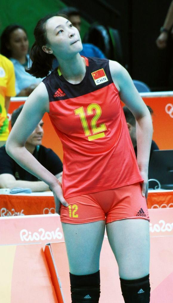 目前来说知名度比较高的女排运动员也有像朱婷,惠若琪,张常宁,丁霞