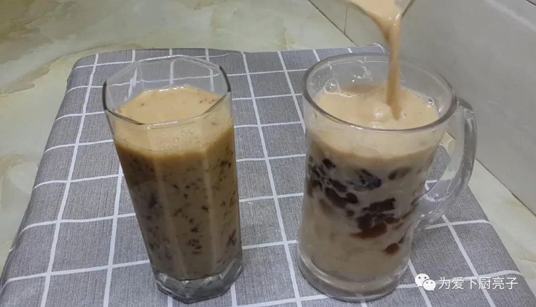自制珍珠奶茶的做法,掌握关键技巧,奶香浓郁q弹,天天喝都不腻