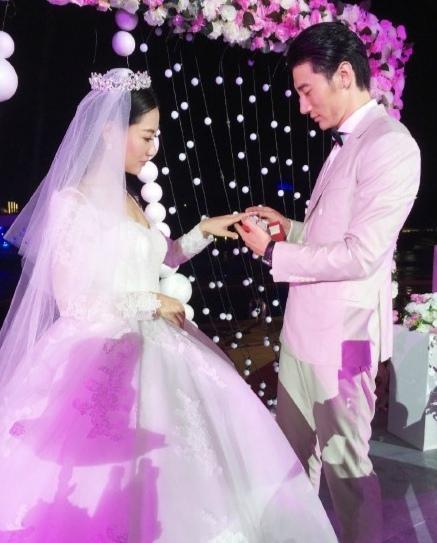 京城四美白冰自爆离婚多年老公丁一出轨被扒郑元畅躺枪