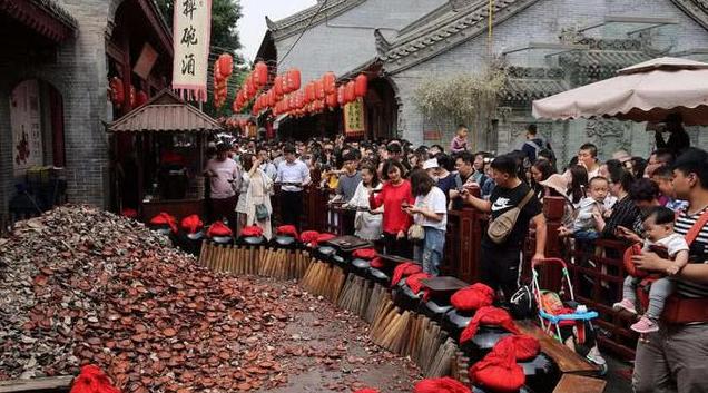 西安曾爆红网络的“摔碗酒”,达到日摔2万只碗,为何突然消失了