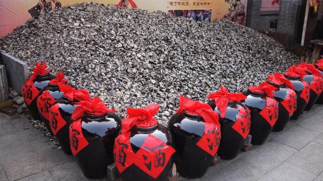 西安曾爆红网络的“摔碗酒”,达到日摔2万只碗,为何突然消失了