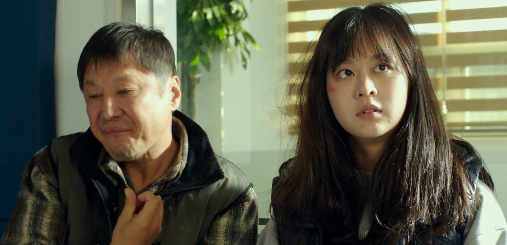 《蚯蚓》:这个残酷又现实的社会中,谁才是真正的蚯蚓呢?