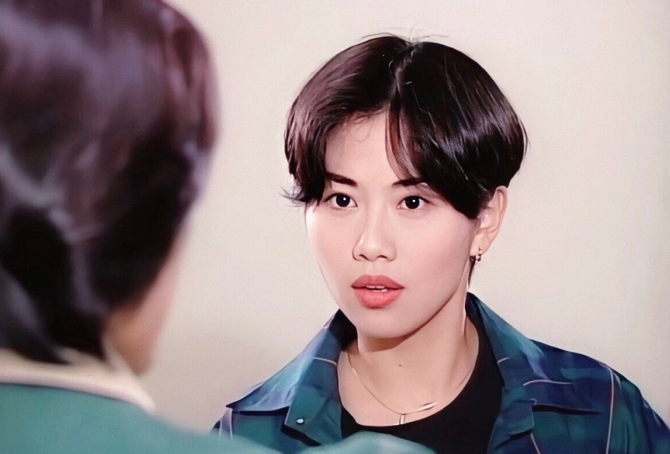 自信姐陈松伶,其实患有郁抑症,与母关系闹僵,被小8岁老公治愈