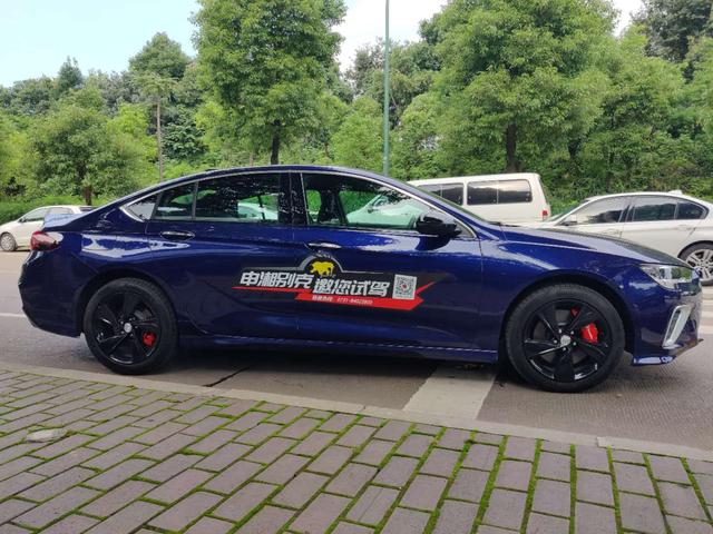 试驾别克君威gs家用劈弯两不误爱了爱了