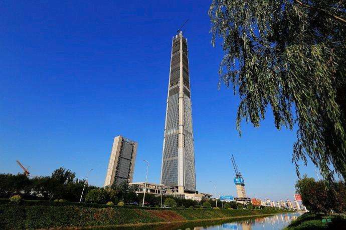 天津第一大烂尾楼:投资近200亿楼高597米,目前已经停工4年