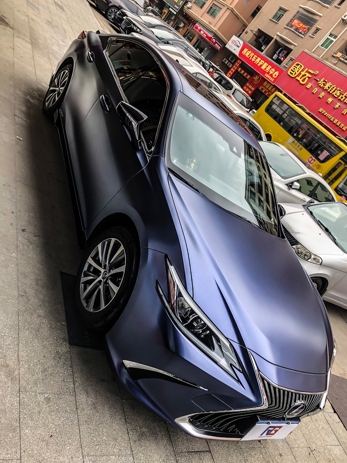 雷克萨斯es300车身改色电光午夜蓝rg瑞集改色膜东莞厚街店出品