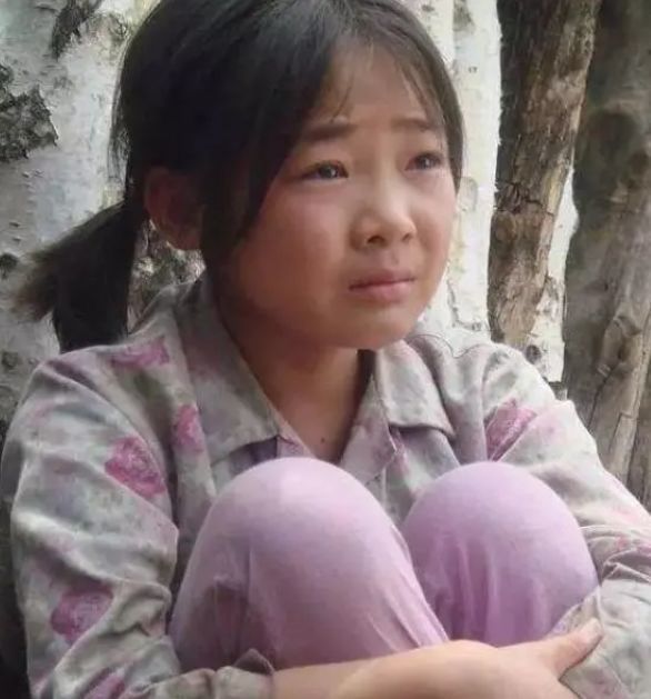 她6岁"为母还债",出道后因哭戏一夜成名,长大后美到不敢认
