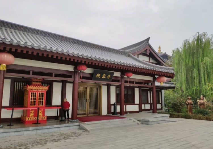 上阳宫文化园建造的目的是以仿造唐朝建筑风格来展现唐朝文化,更是