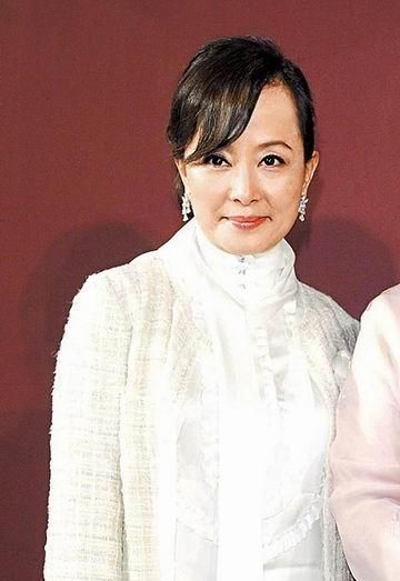 虽然不是很无聊,但是回过神来,又回到前夫那里梅开三度"与吴逸萍结婚