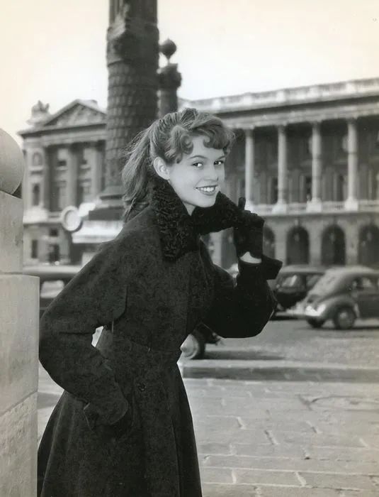 法国摄影师镜头下的50年代复古美人,优雅高贵让人心醉!