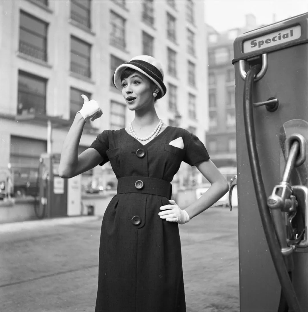 法国摄影师镜头下的50年代复古美人,优雅高贵让人心醉!