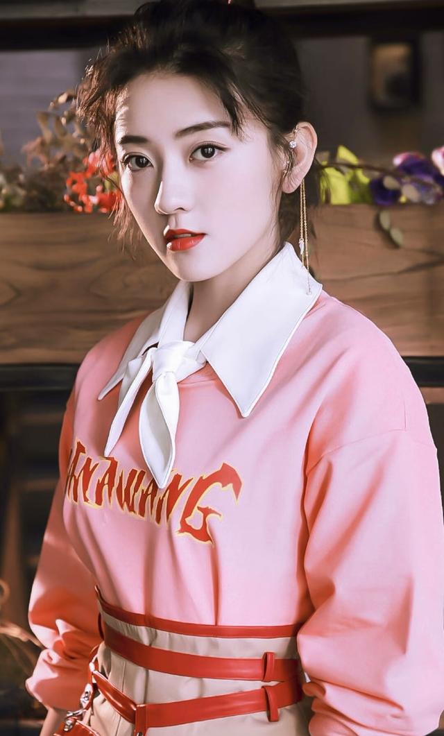 梁洁的现代装简直美呆了经典代表作就有这7套堪称穿搭模板