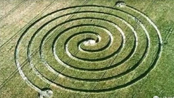 麦田怪圈到底是在向人类传达什么?专家破译后又惊又喜