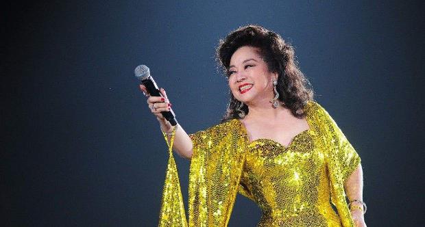 她靠一首歌火了10多年就算离婚也不改国籍如今更是备受尊重