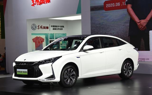 NEDC续航400km，14.98万起售的奕炫EV500值得买吗？