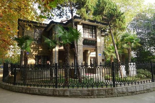 梦溪园,郑板桥读书的板桥书屋,赛珍珠故居,金山饭店旧址,屠家骅公馆等