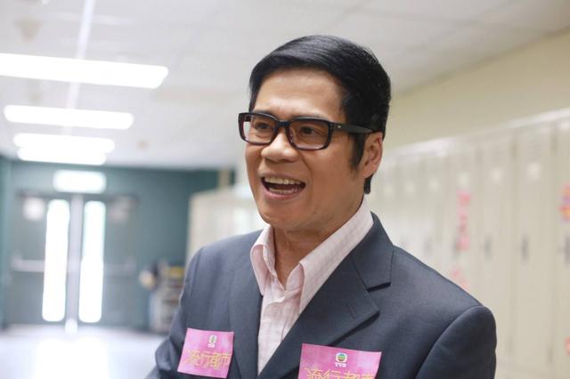 苏永康因梅艳芳一句话佩戴眼镜至今,"财神爷"戴眼镜因为风水?