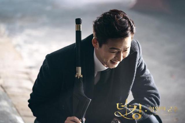 永远的君主大结局主演纷纷晒照留念李霖扮演者为角色减重