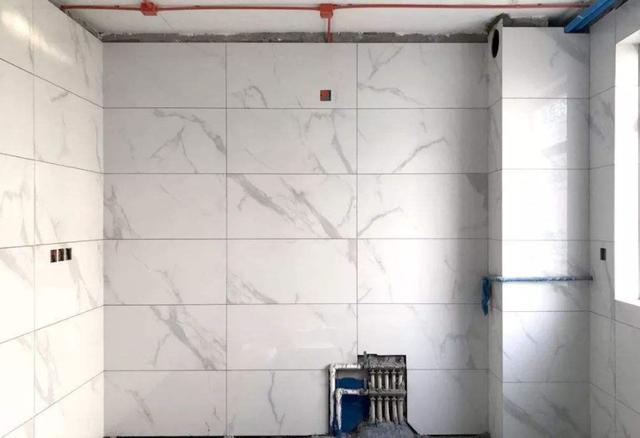 一般我们都需要确定好瓷砖的大小,一般建议大家买30x60厘米的瓷砖即可