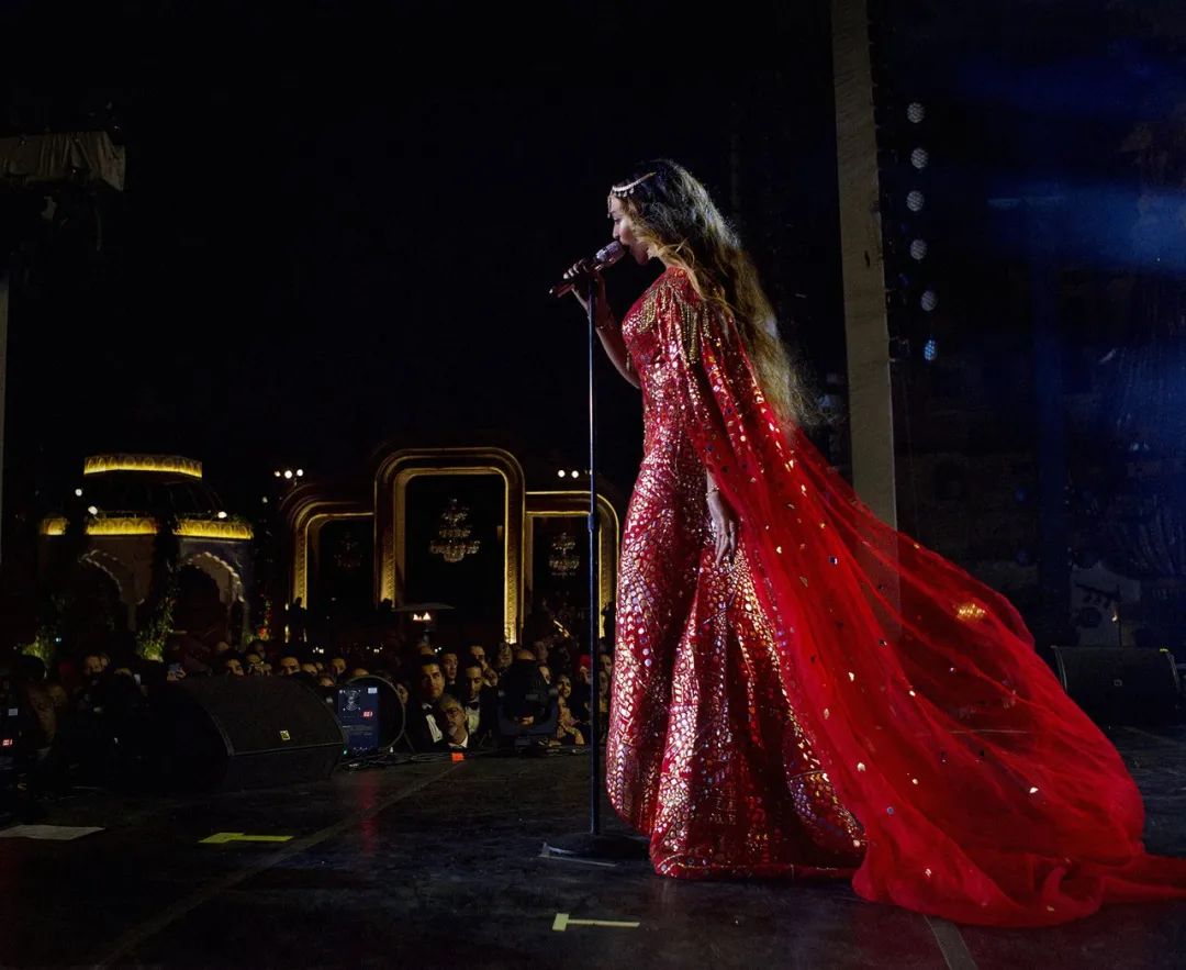 3亿,7亿婚礼请整个娱乐圈|碧昂丝|伊莎|婚礼_新浪新闻