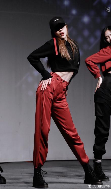 腹肌|身材|女团_新浪新闻